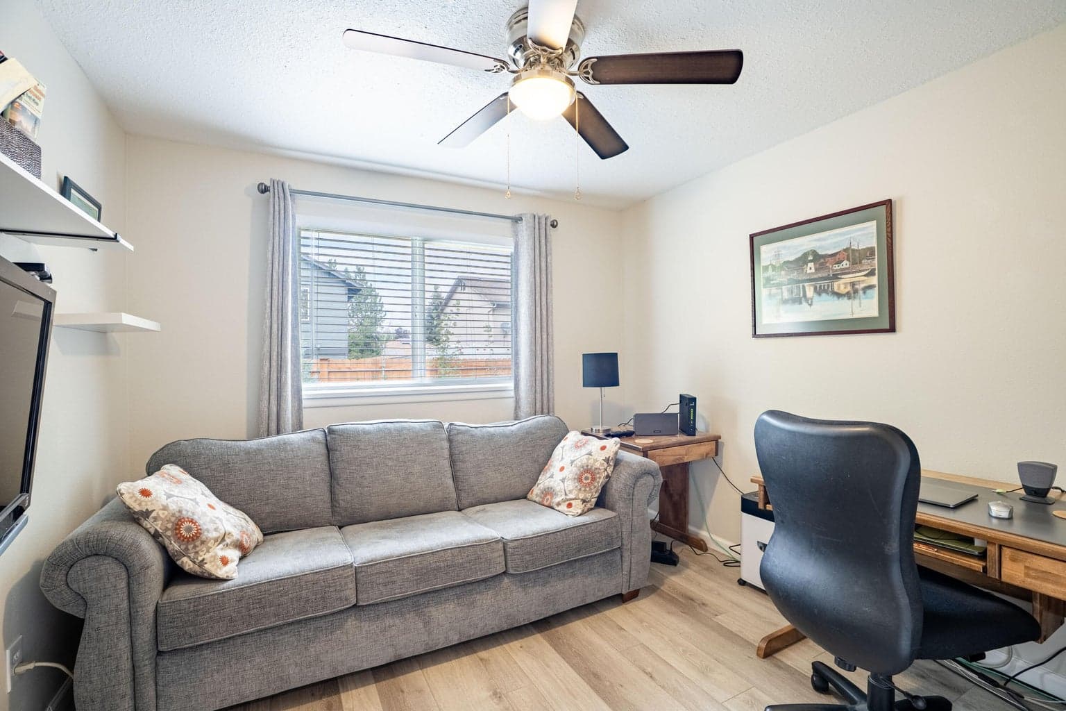 Photo of 3036 NE Royal Court 20 of 36