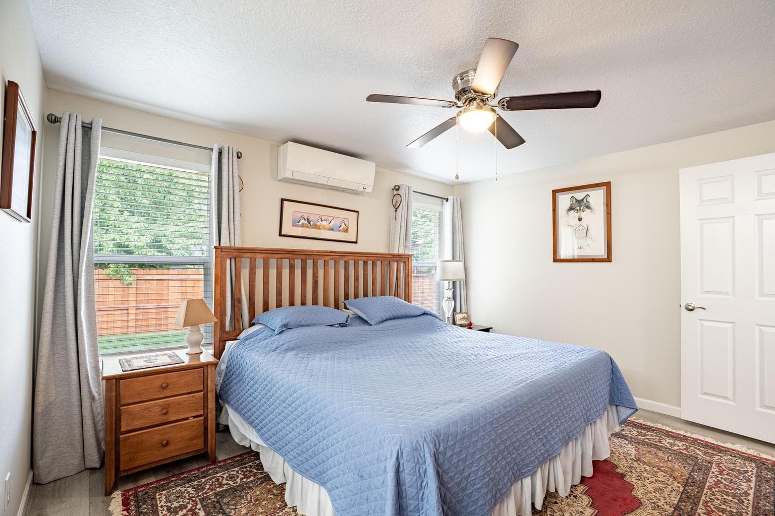 Photo of 3036 NE Royal Court 21 of 36