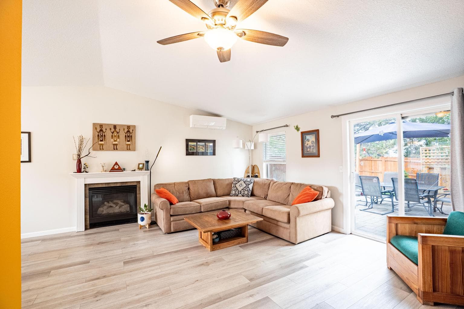 Photo of 3036 NE Royal Court 12 of 36