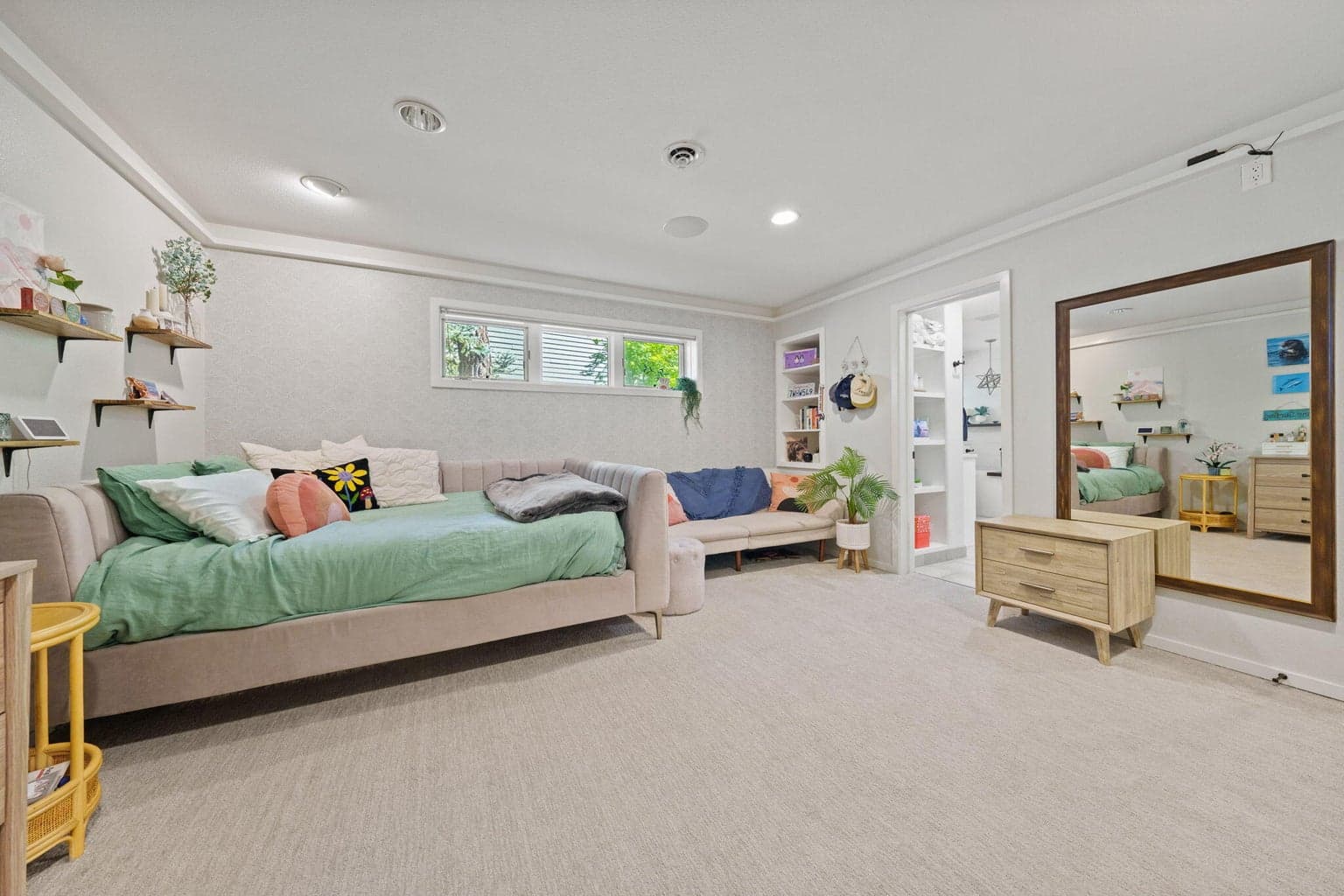 Downstairs bedroom with ensuite