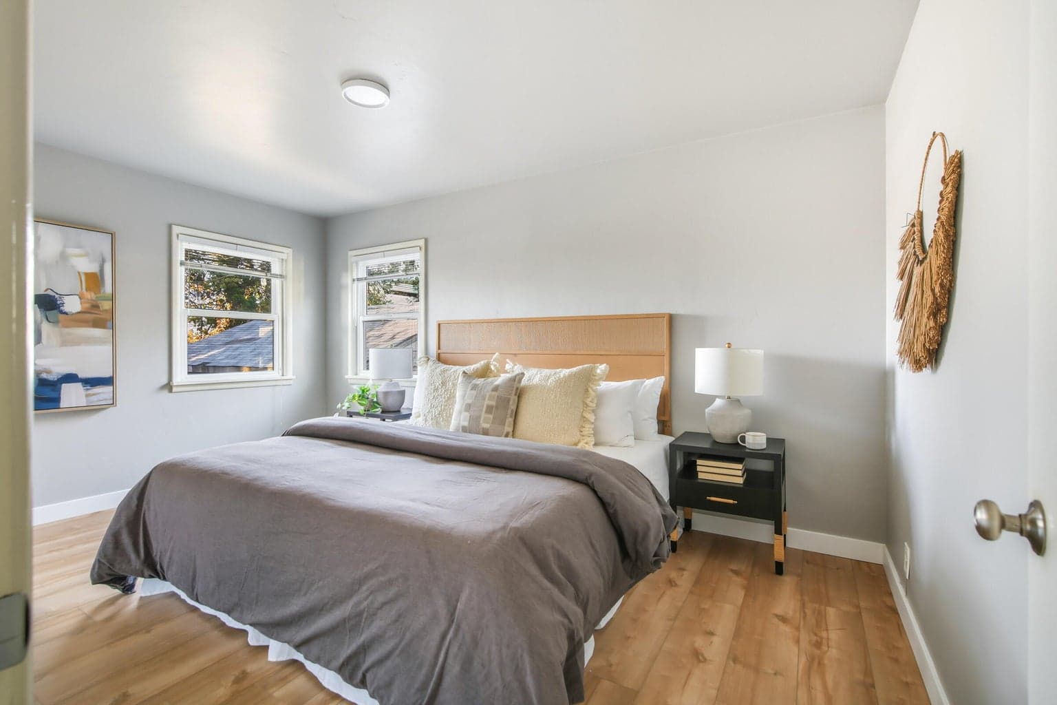 Photo of 464 NE Irving Avenue 17 of 36