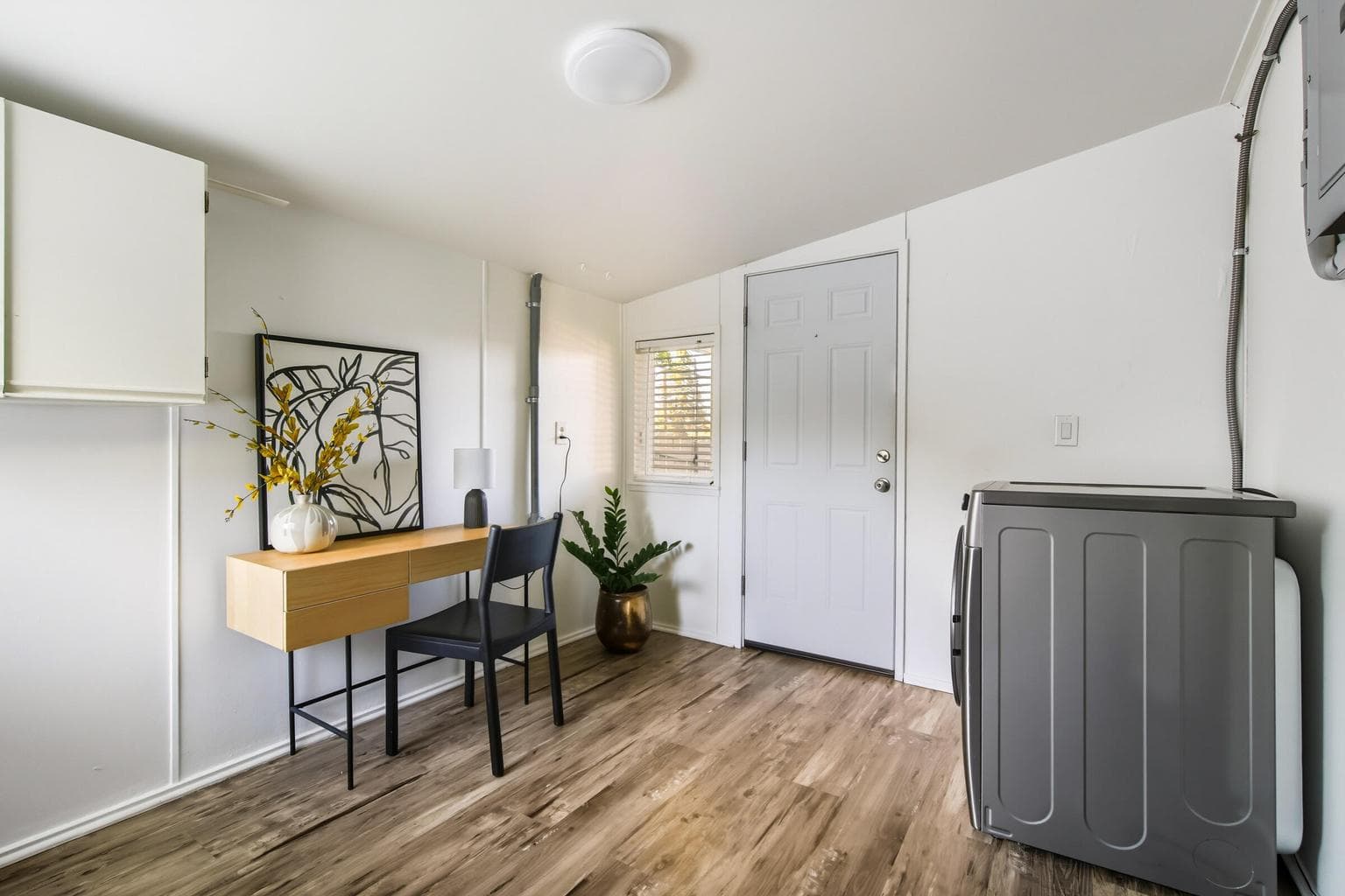 Photo of 464 NE Irving Avenue 22 of 36