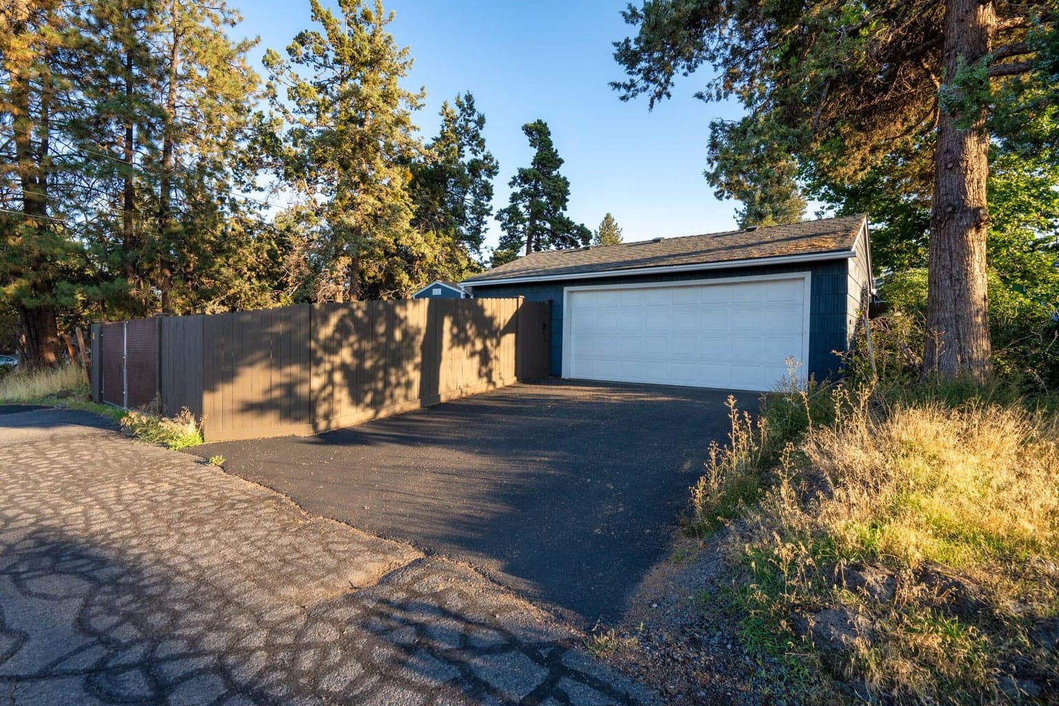 Photo of 464 NE Irving Avenue 30 of 36