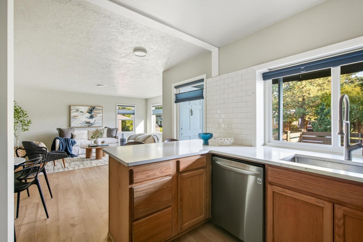 Photo of 464 NE Irving Avenue 14 of 36