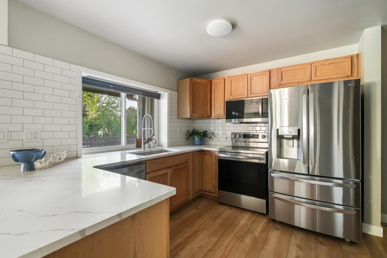 Photo of 464 NE Irving Avenue 12 of 36