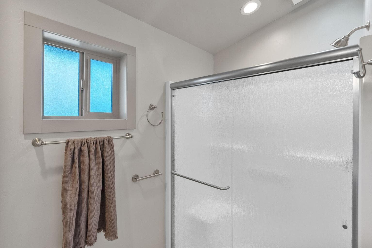 Photo of 1115 NW Baltimore Avenue 33 of 70