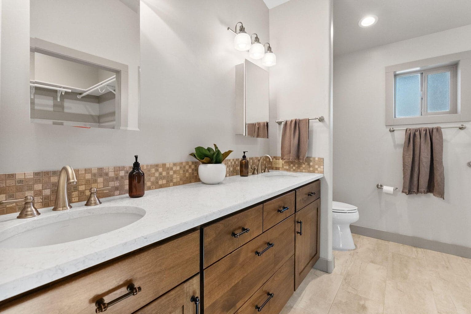 Photo of 1115 NW Baltimore Avenue 32 of 70