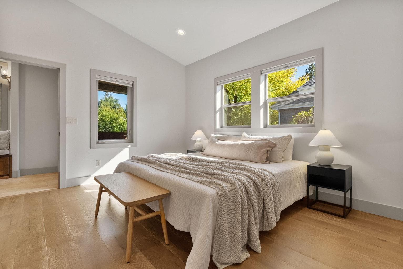 Photo of 1115 NW Baltimore Avenue 21 of 70
