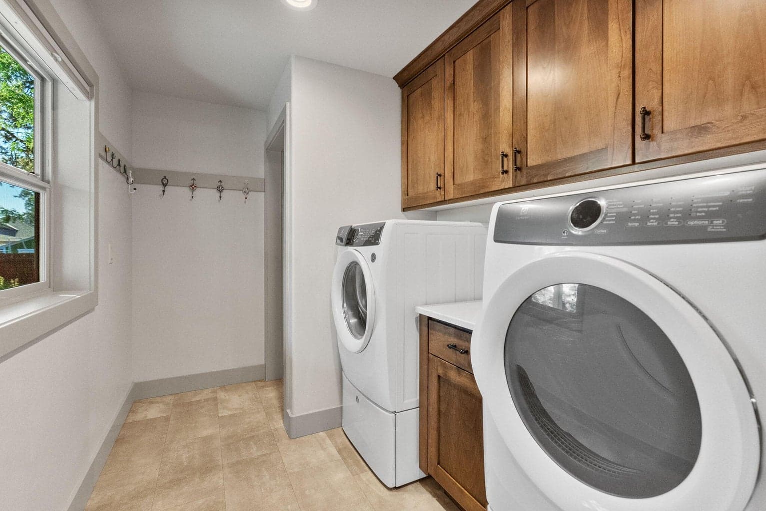 Photo of 1115 NW Baltimore Avenue 53 of 70