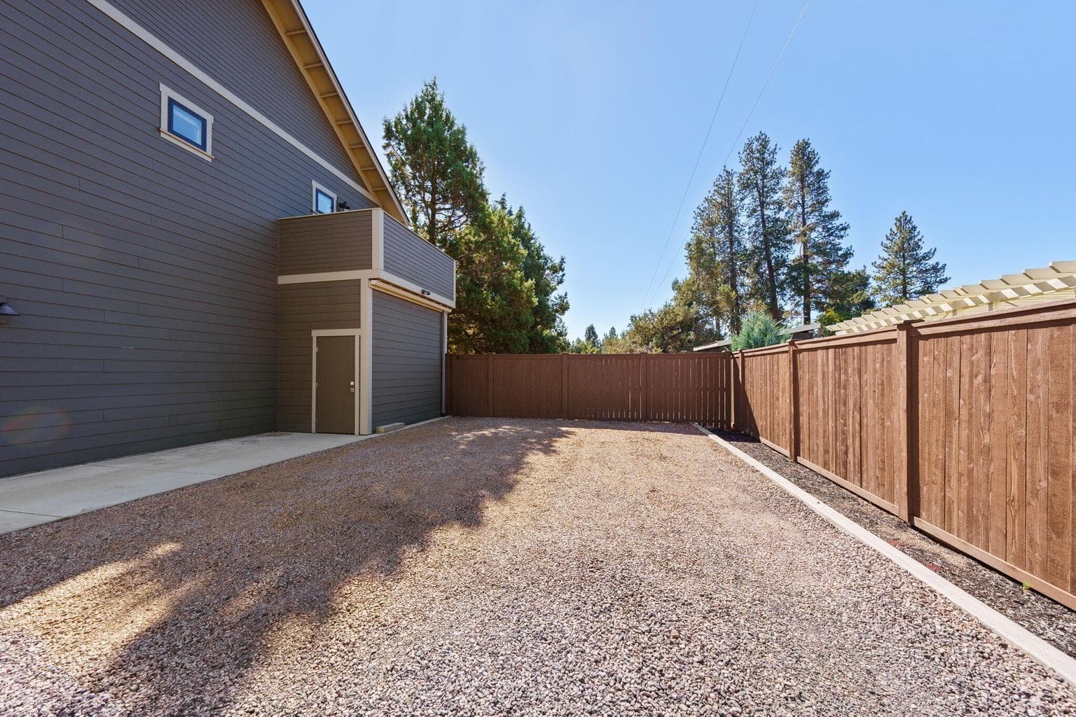 Photo of 325 N Cowboy Street 10 of 52