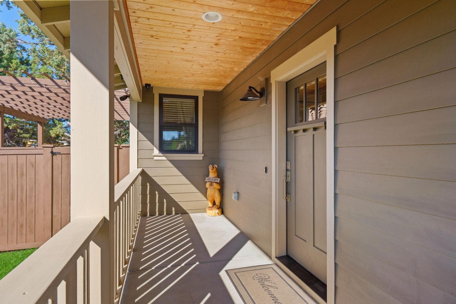 Photo of 325 N Cowboy Street 11 of 52