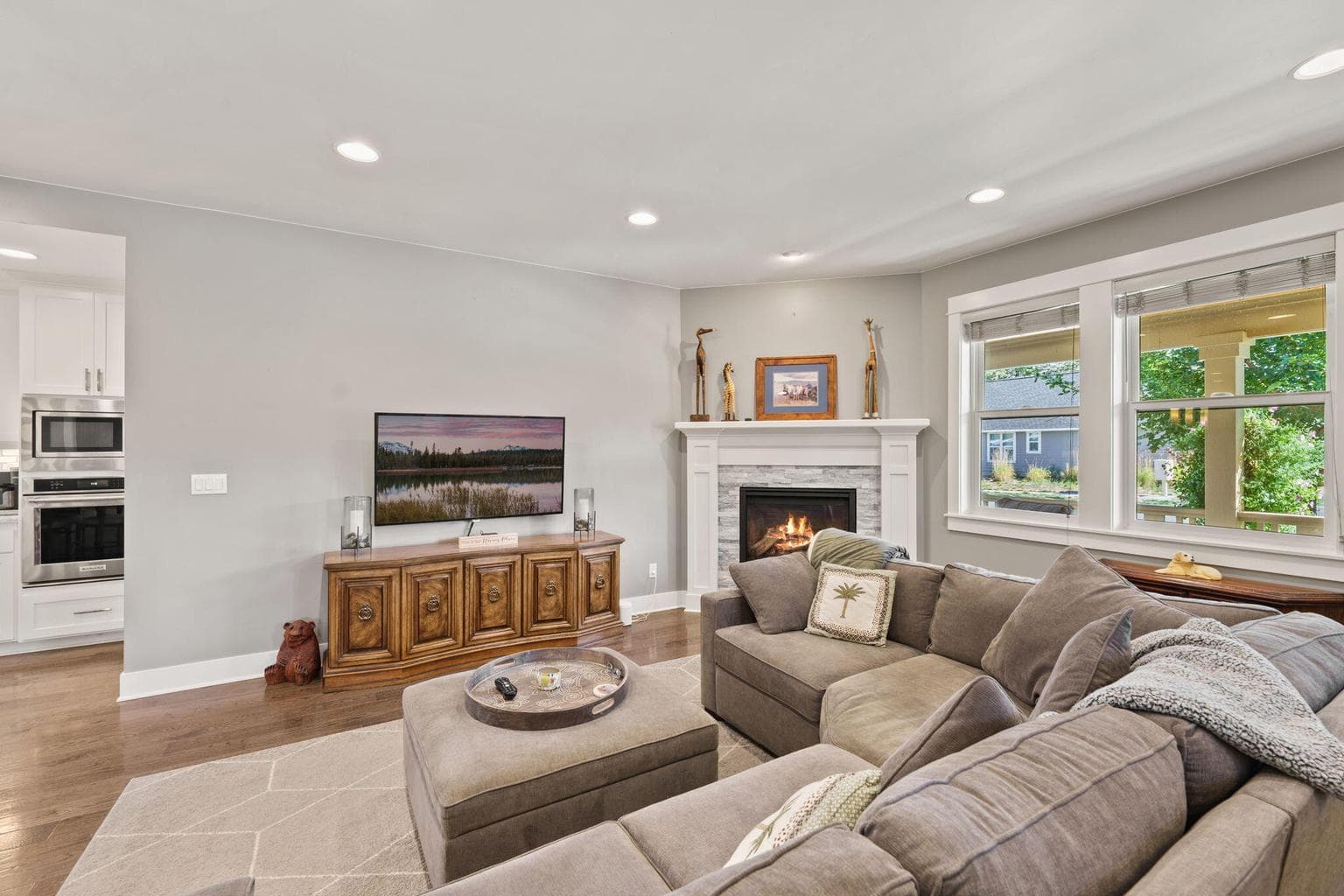 Photo of 325 N Cowboy Street 16 of 52
