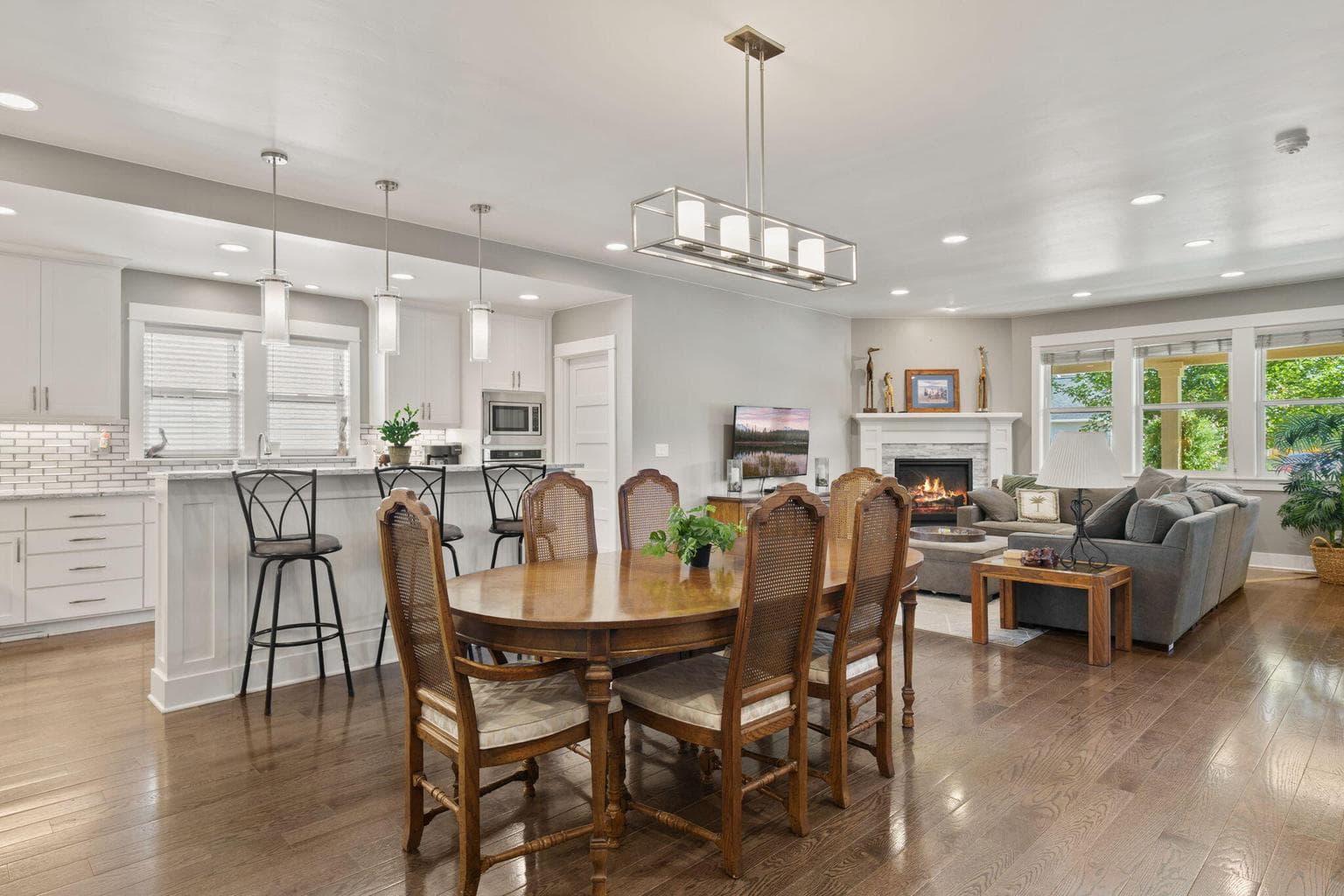 Photo of 325 N Cowboy Street 19 of 52