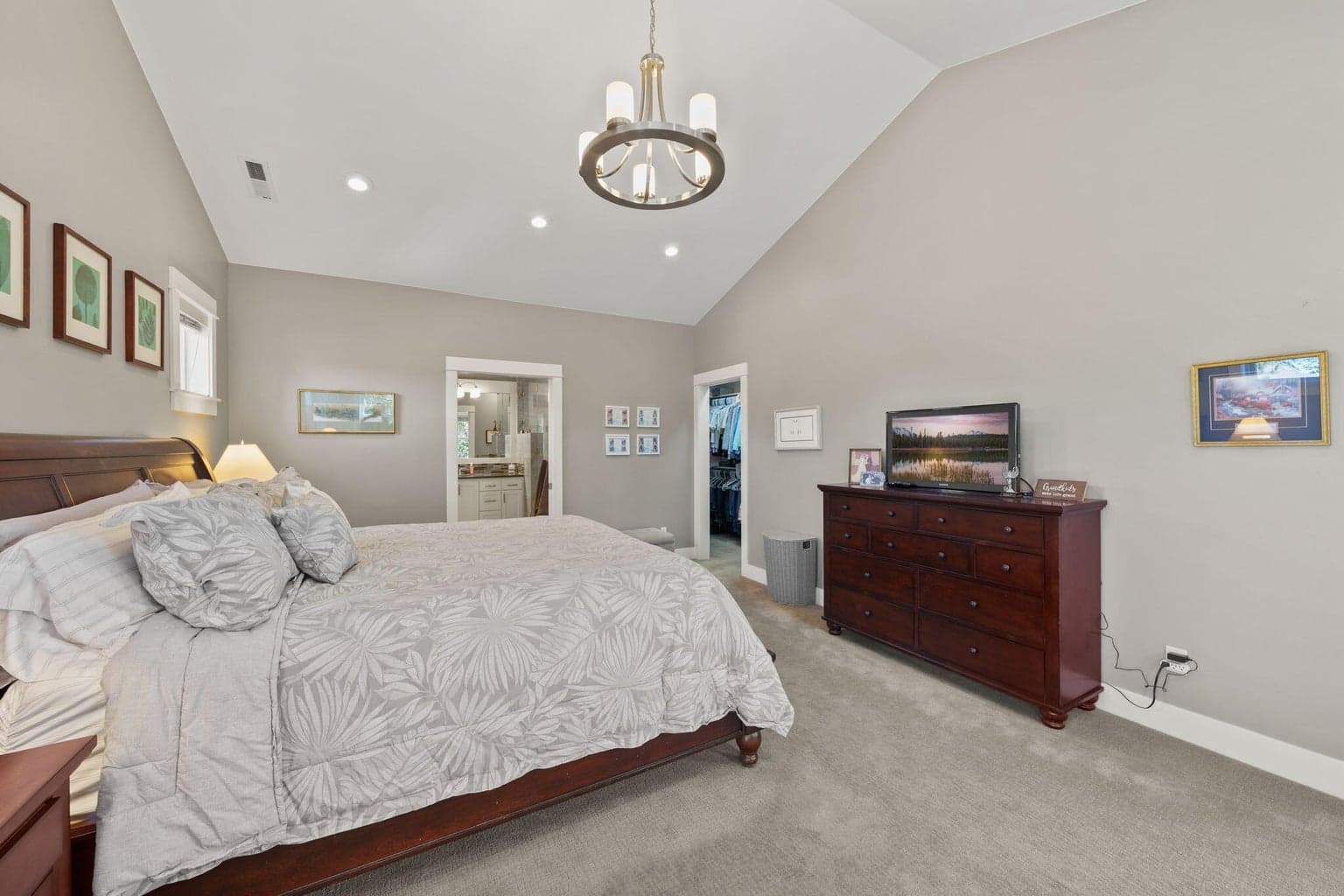 Photo of 325 N Cowboy Street 28 of 52
