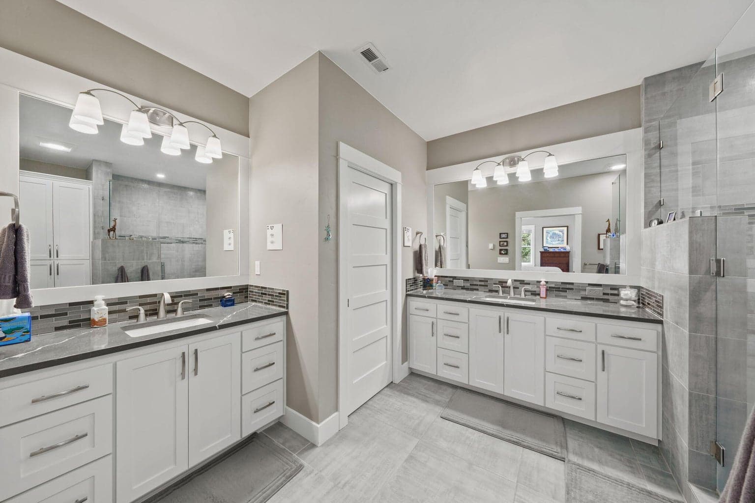 Photo of 325 N Cowboy Street 33 of 52
