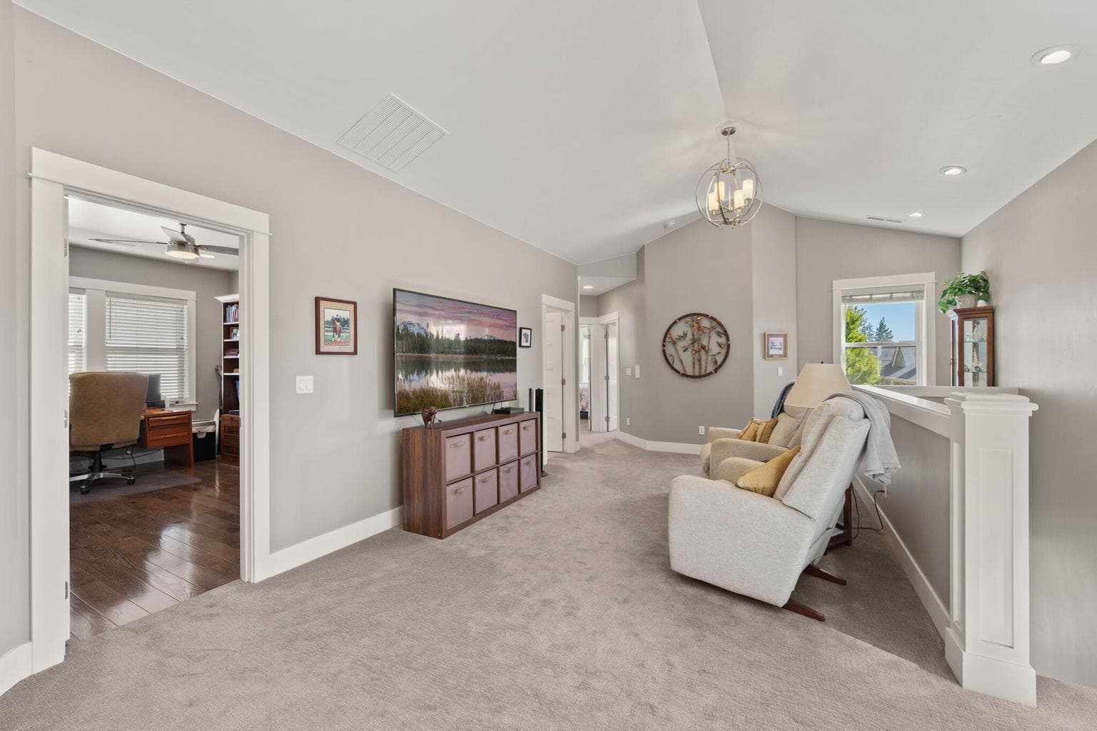 Photo of 325 N Cowboy Street 37 of 52
