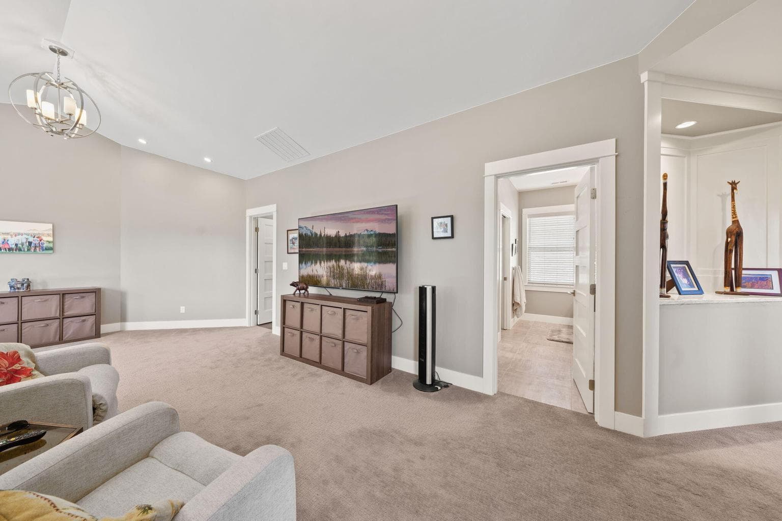 Photo of 325 N Cowboy Street 39 of 52