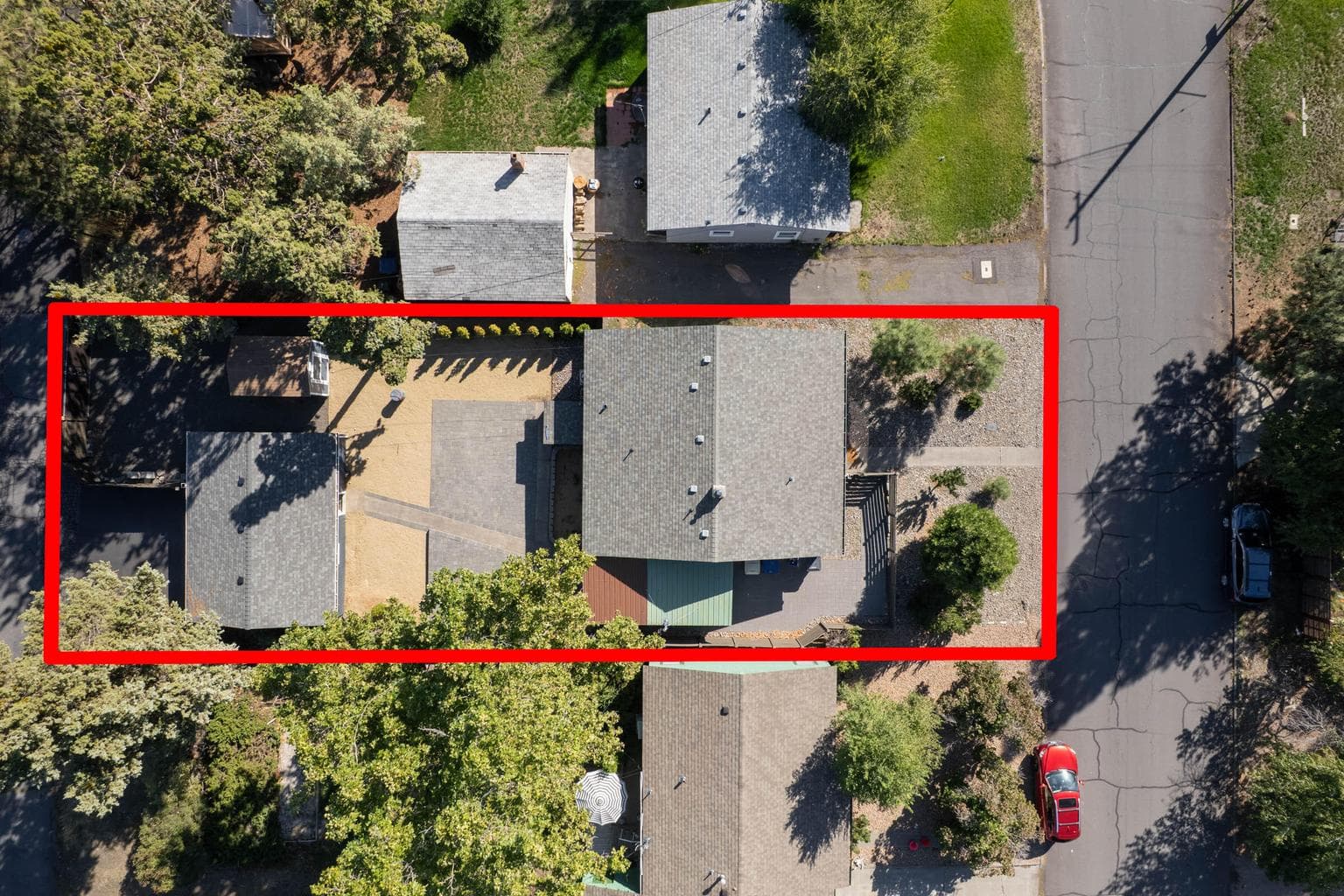 Photo of 464 NE Irving Avenue 32 of 36