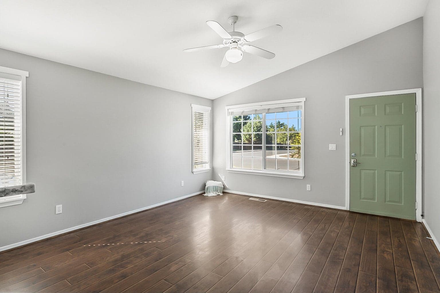 Photo of 63399 NE Majestic Loop 6 of 35