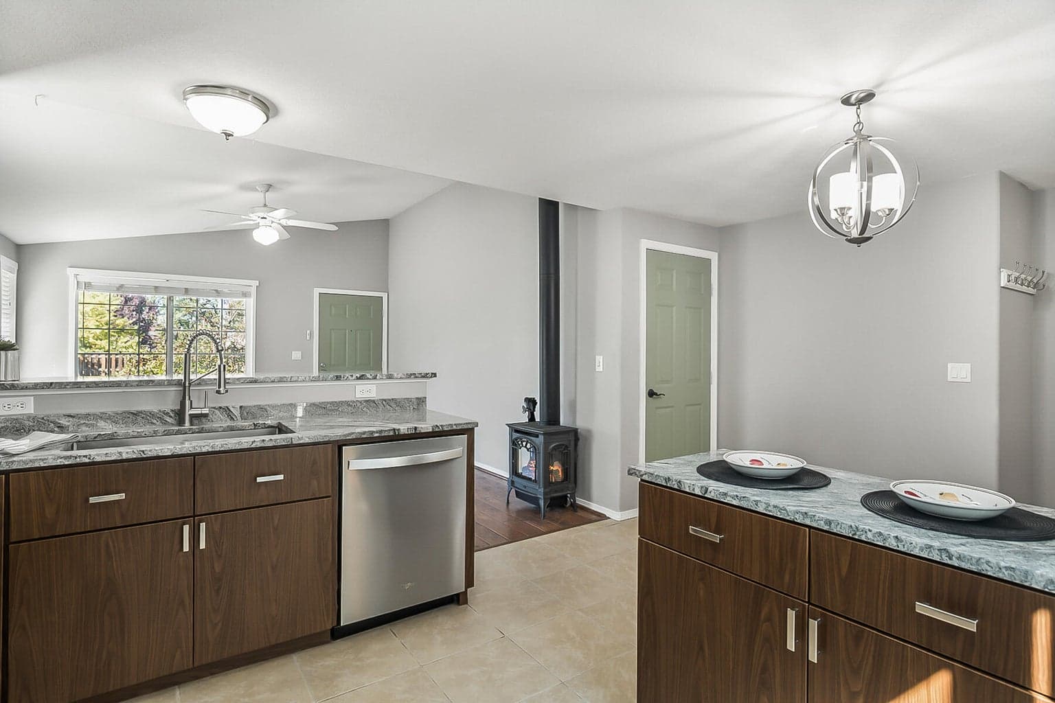 Photo of 63399 NE Majestic Loop 12 of 35