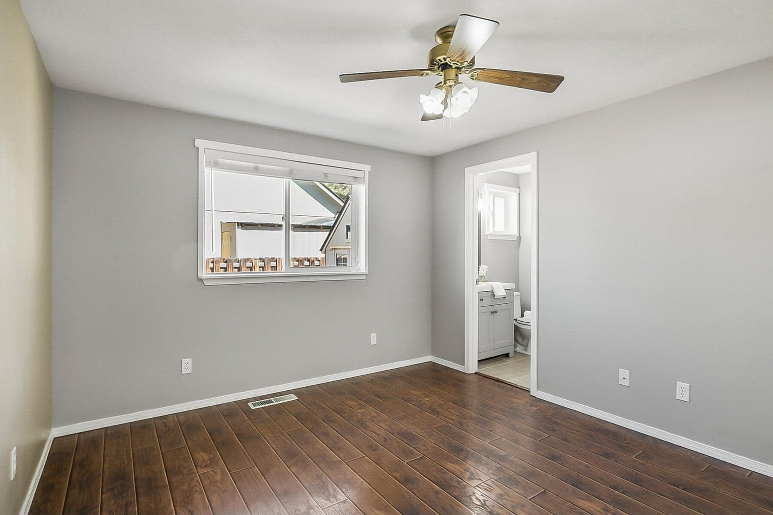 Photo of 63399 NE Majestic Loop 14 of 35
