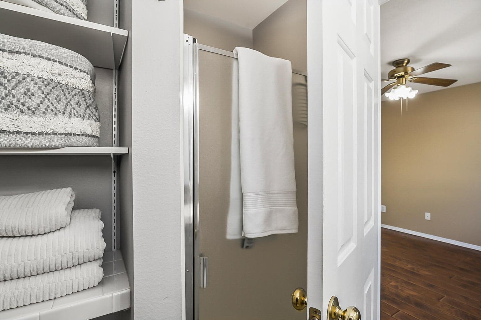 Photo of 63399 NE Majestic Loop 16 of 35