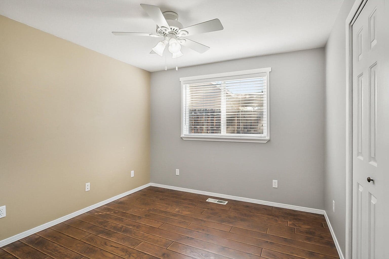 Photo of 63399 NE Majestic Loop 18 of 35