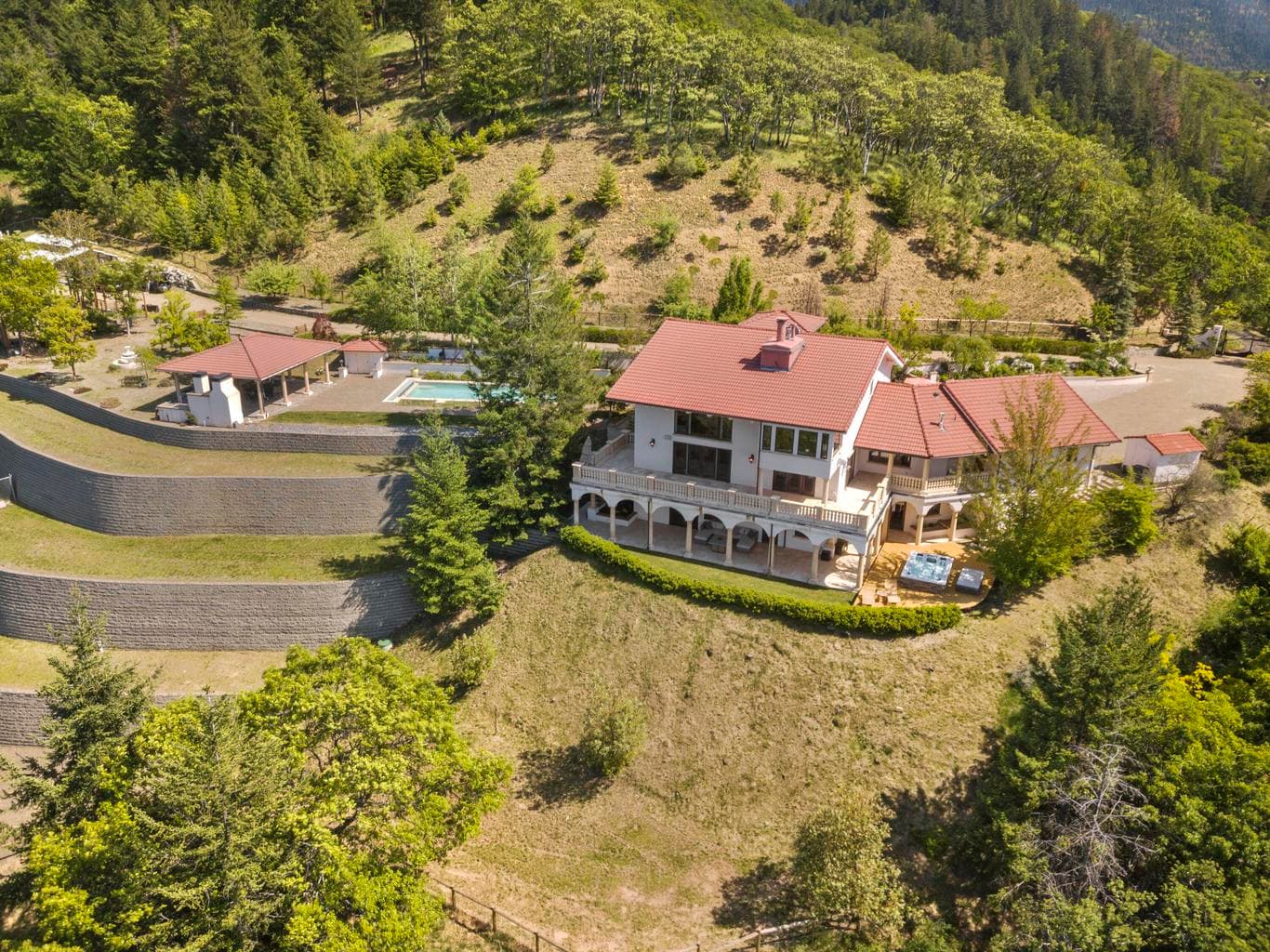 Photo of 3721 Old Highway 99 4 of 119