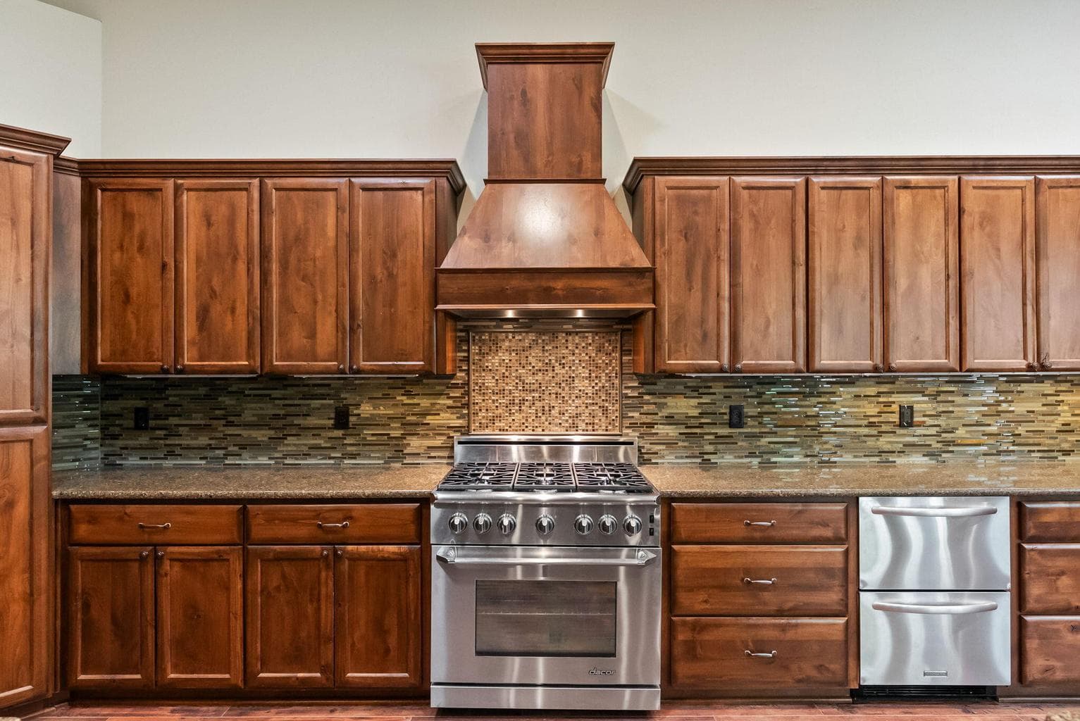 Dacor 36" range with hood