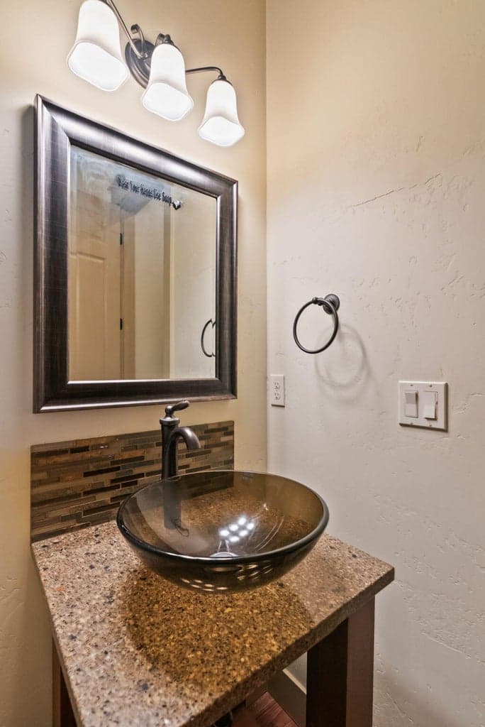 Powder bath