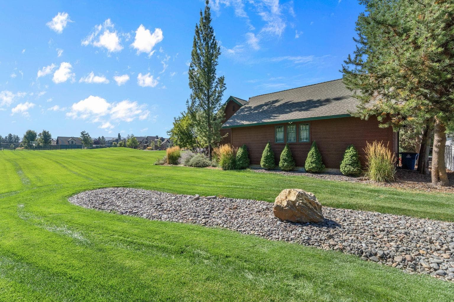 Photo of 546 S Cottonwood Street 43 of 53