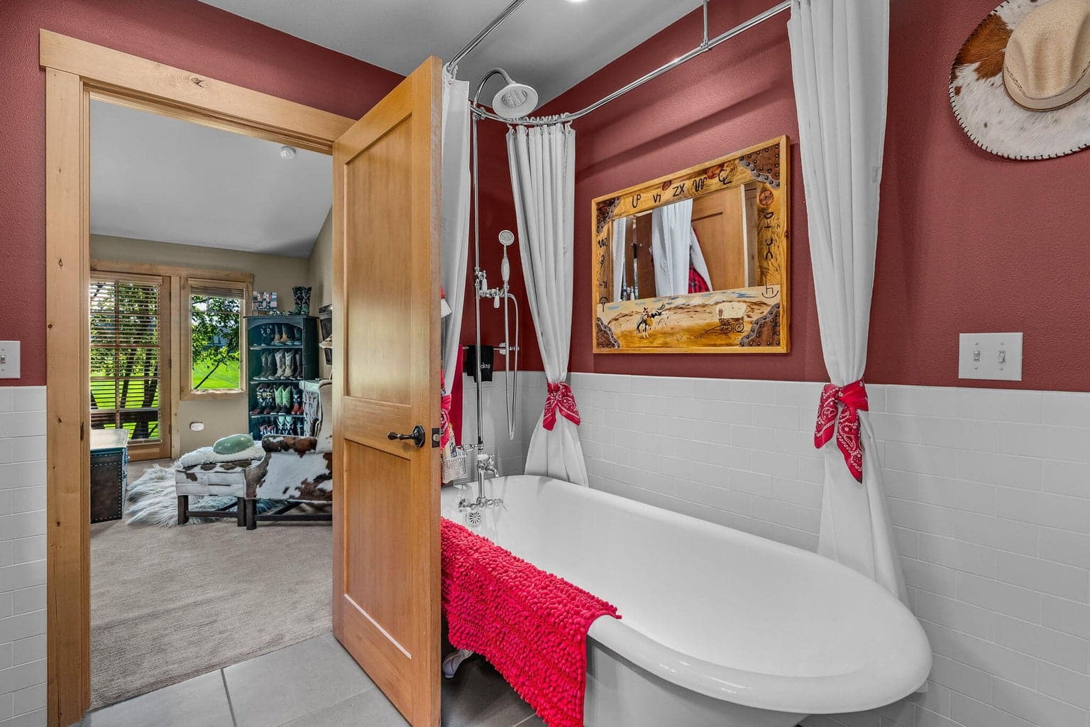Clawfoot tub