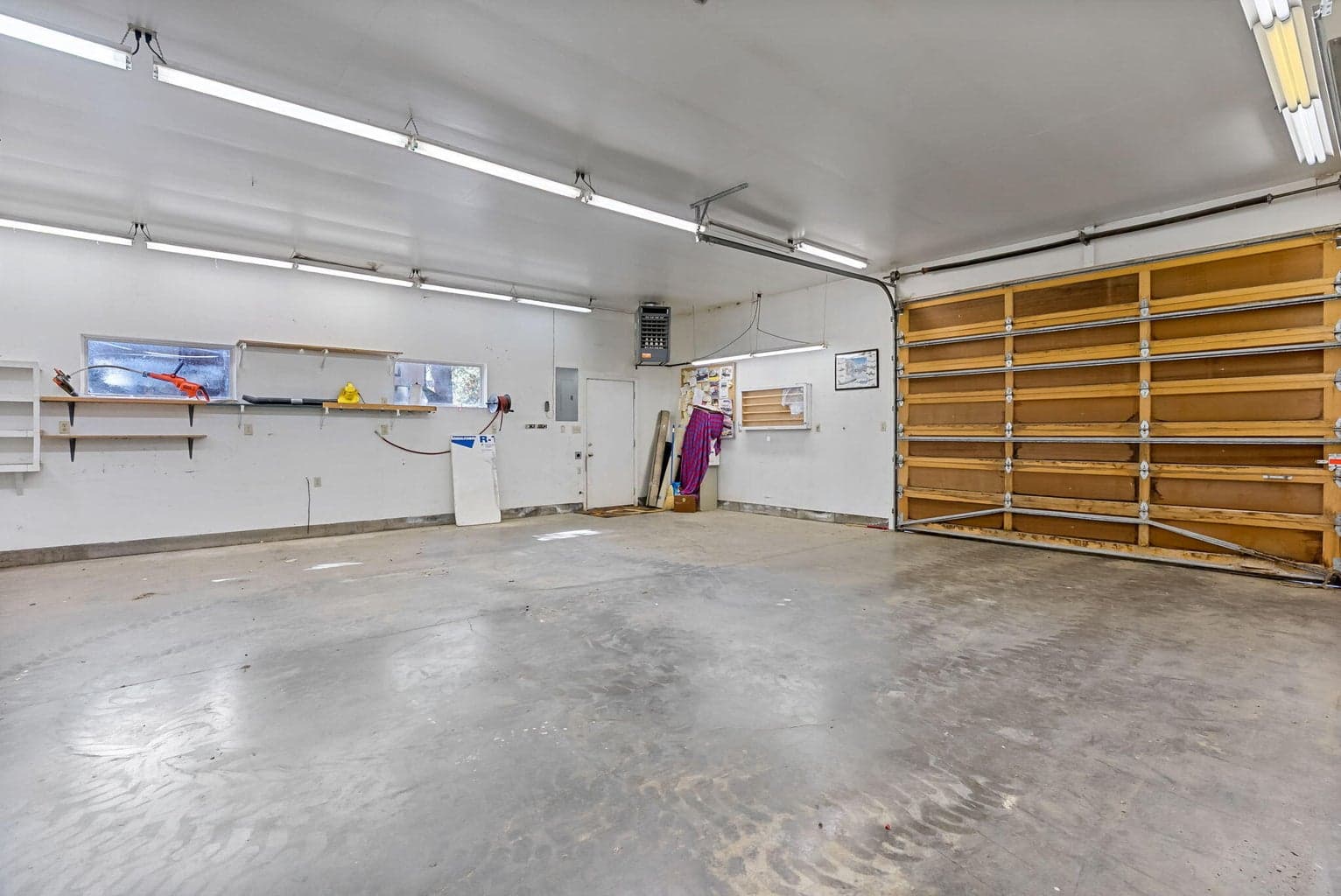 Photo of 60000 Agate Road 12 of 48
