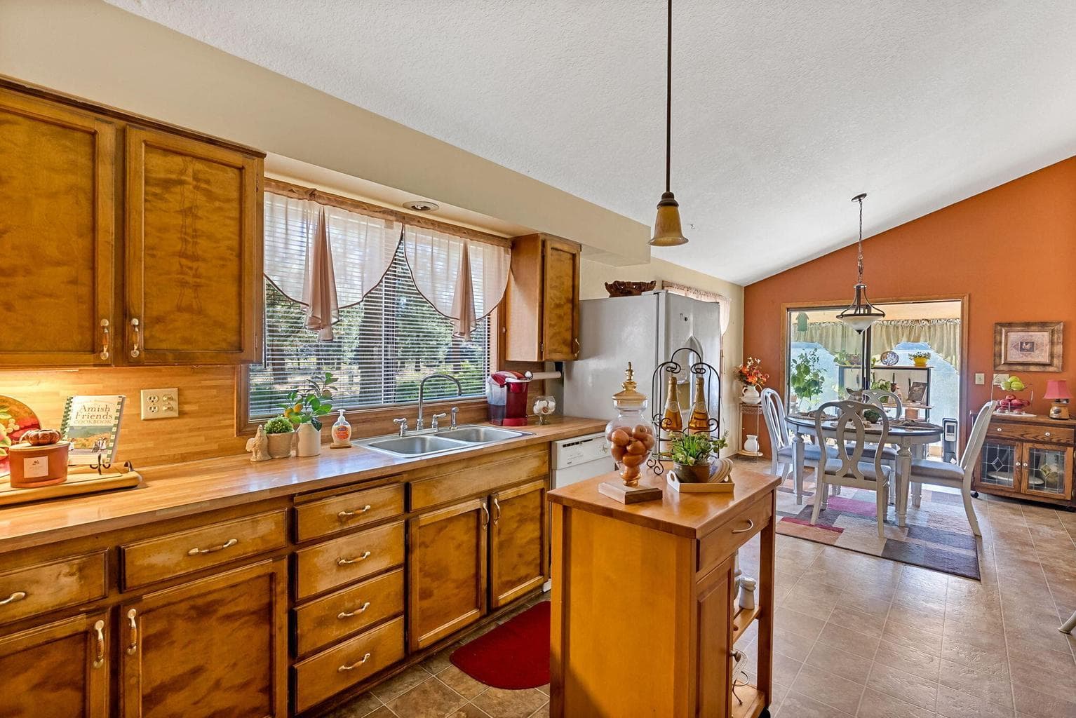 Photo of 60000 Agate Road 23 of 48