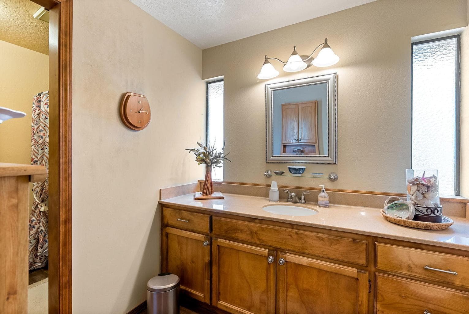 Photo of 60000 Agate Road 32 of 48