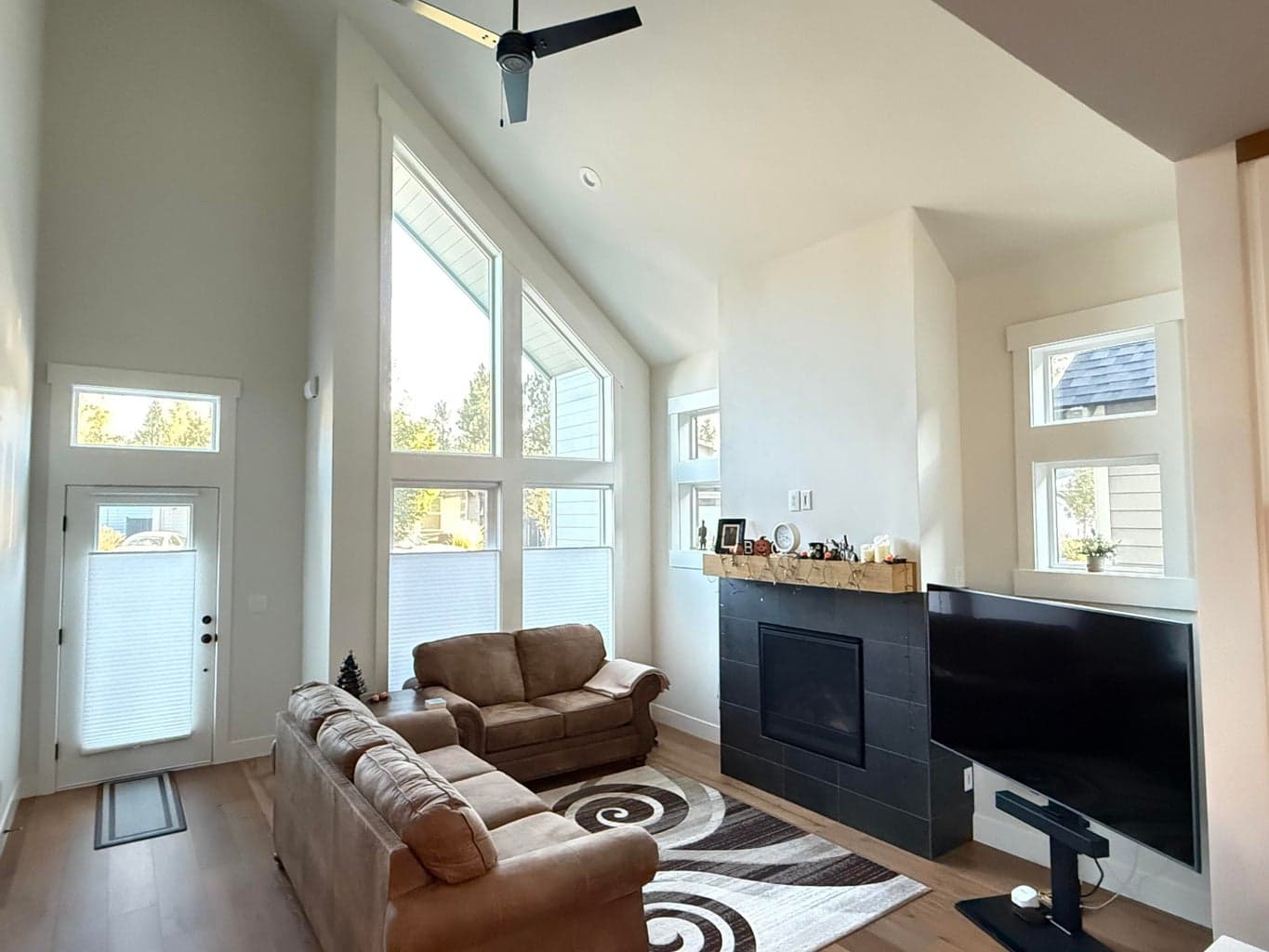 Photo of 157 Heising 1 of 15