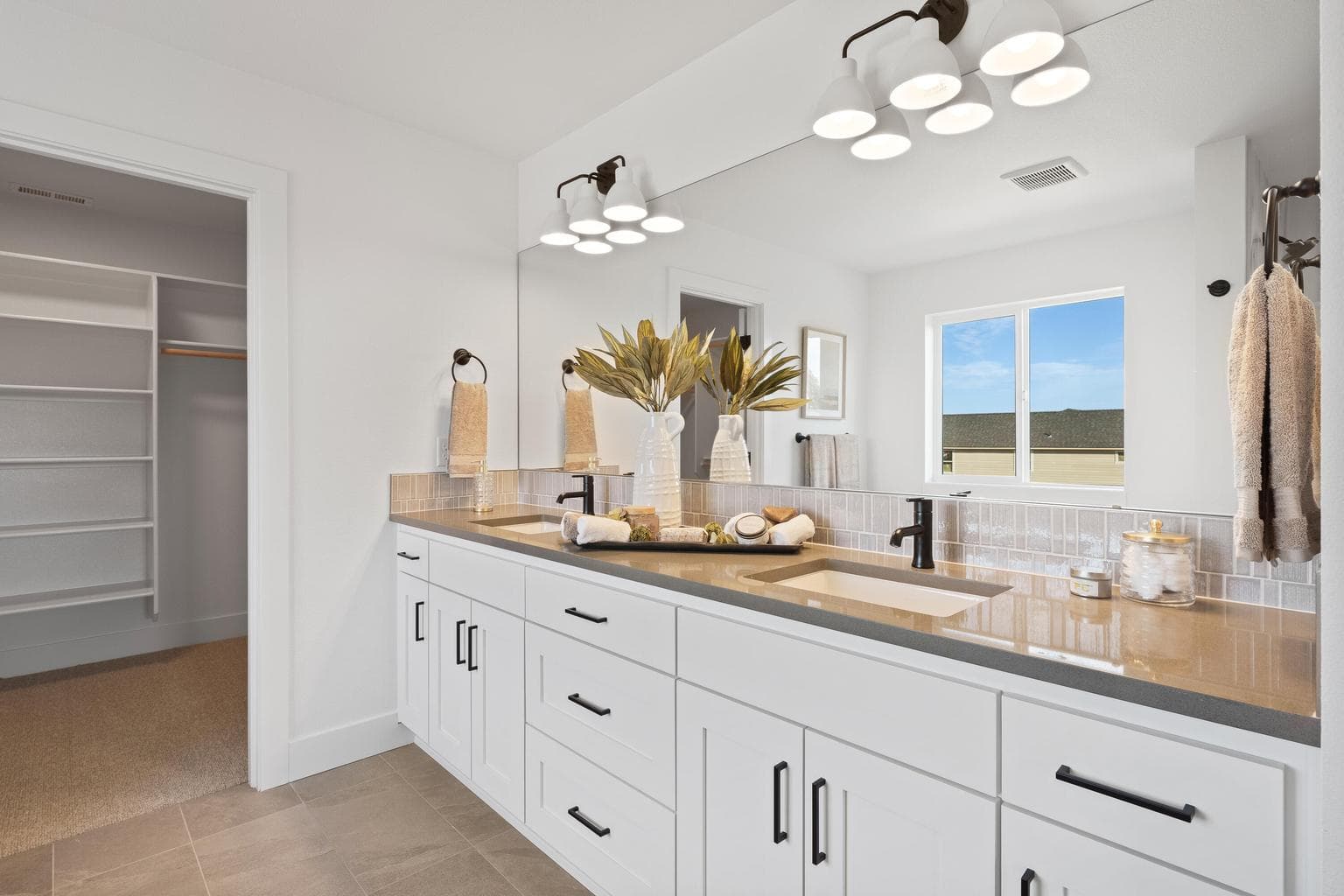 Photo of 4315 SW Rhyolite Place 26 of 51