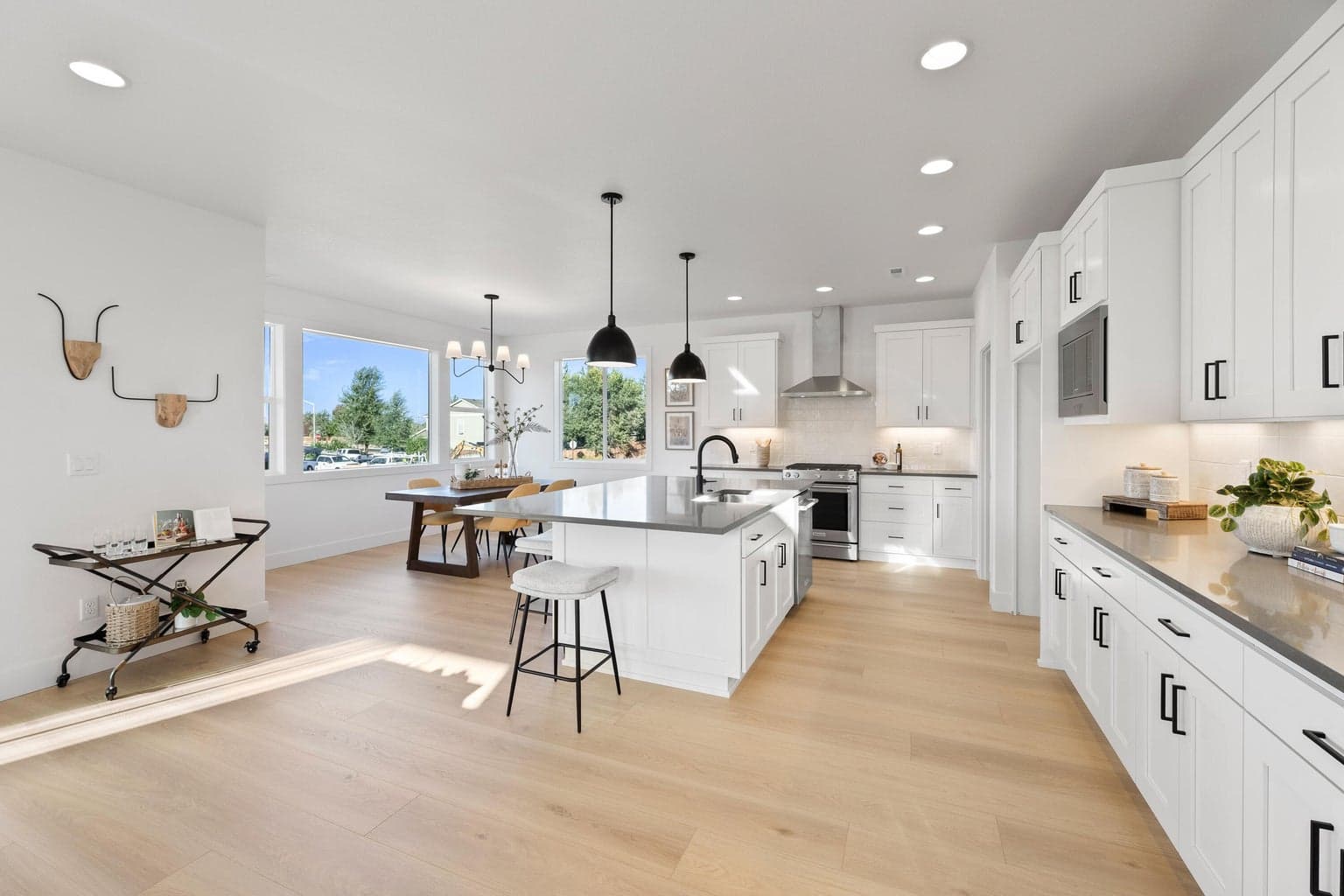 Photo of 4315 SW Rhyolite Place 14 of 51