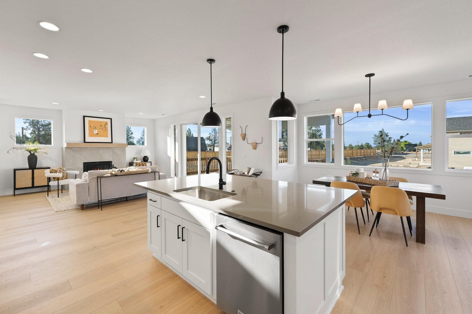 Photo of 4315 SW Rhyolite Place 19 of 51