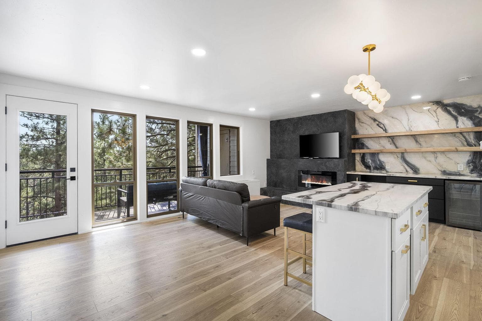 Photo of 18575 SW Century Drive 8 of 51