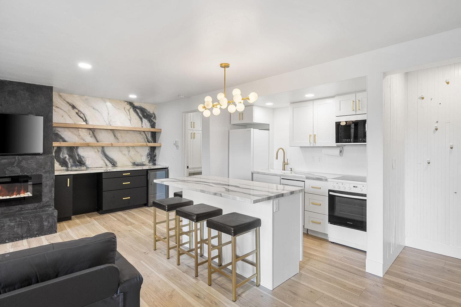 Photo of 18575 SW Century Drive 18 of 51