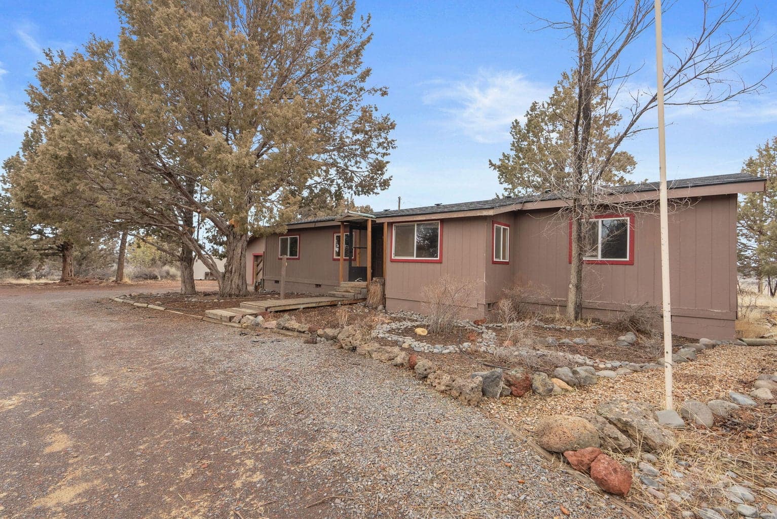 Photo of 66880 Central 6 of 14