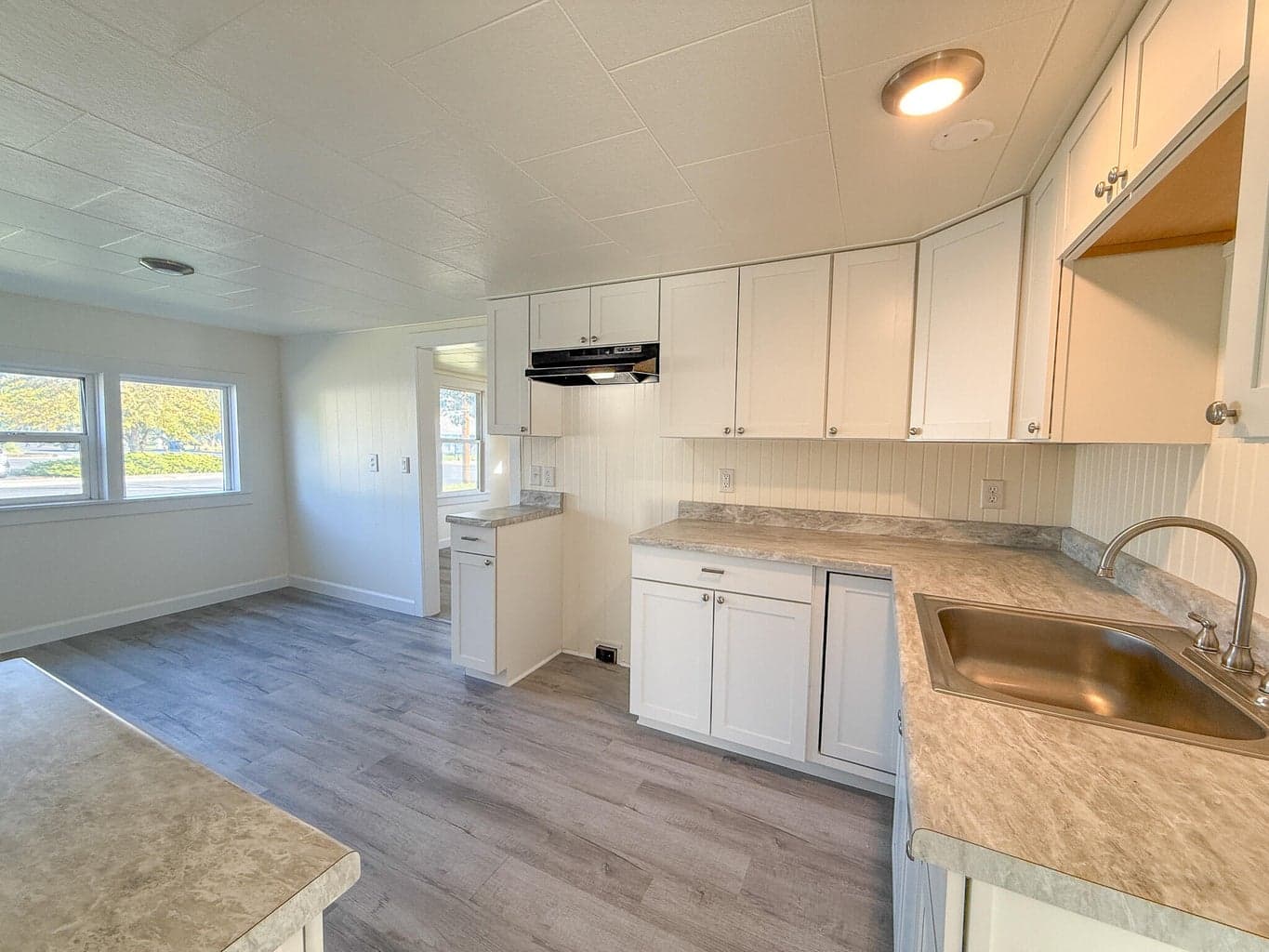 Photo of 485 NE 7th Street 6 of 13