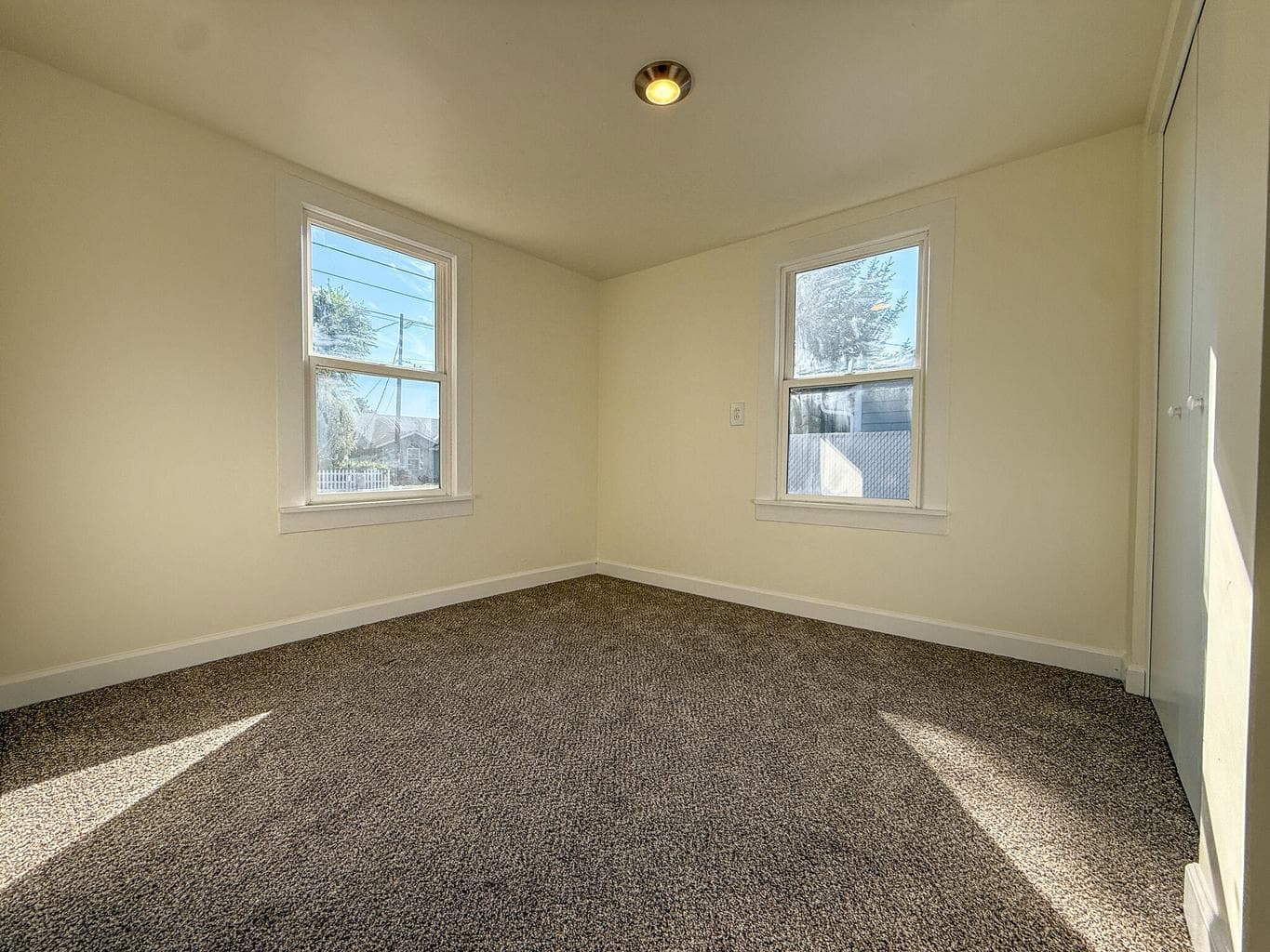 Photo of 485 NE 7th Street 8 of 13