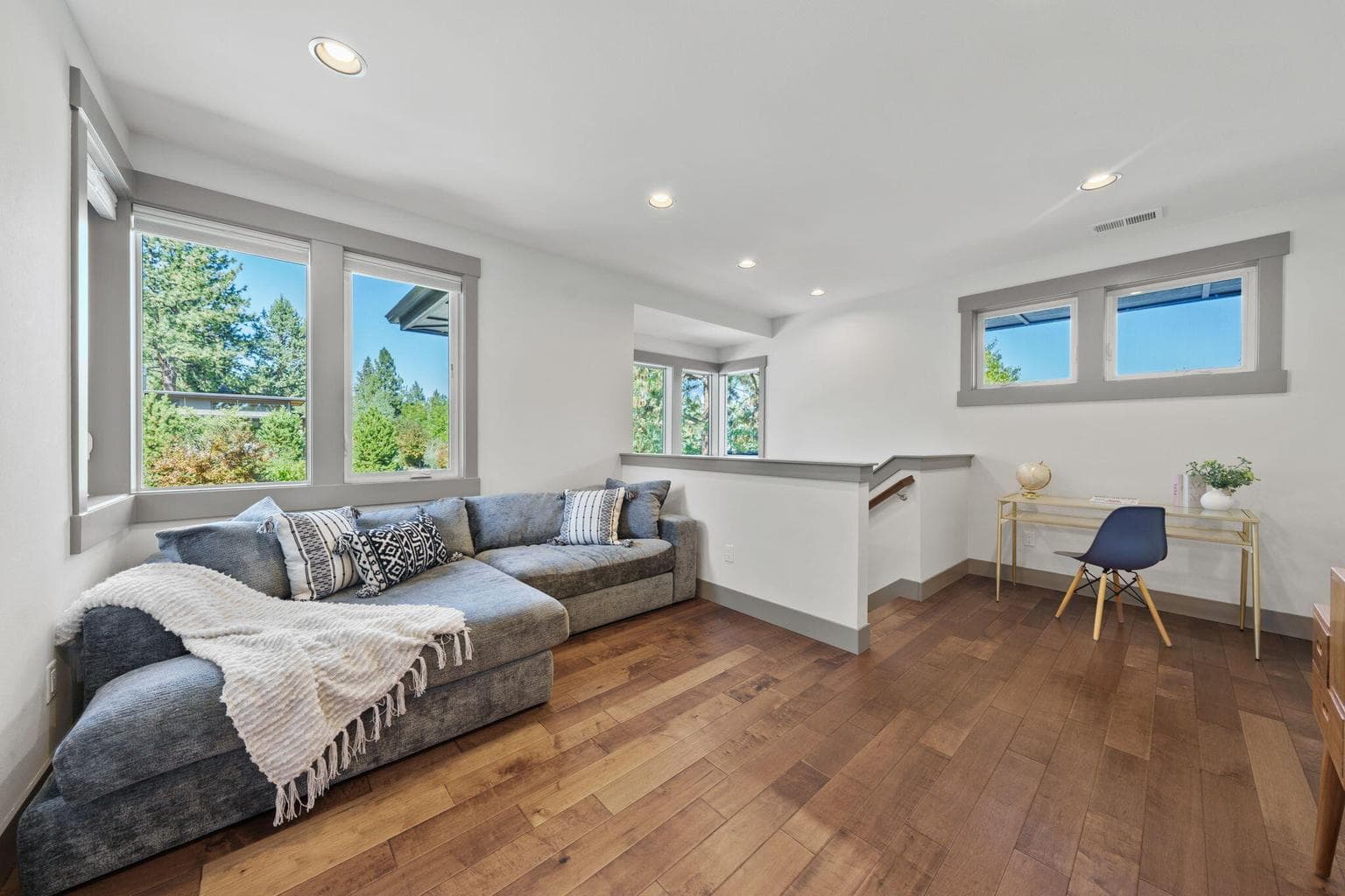 Photo of 2240 NW Lolo Drive 37 of 54