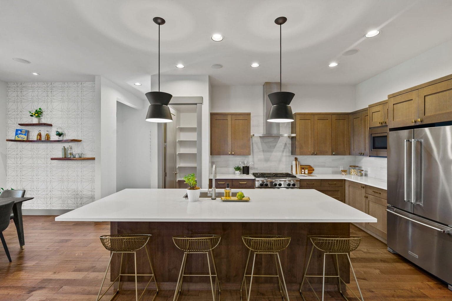 Photo of 2240 NW Lolo Drive 13 of 54