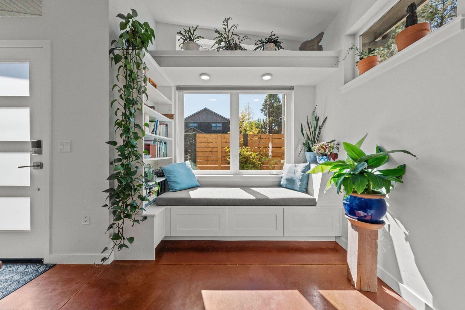 Photo of 1232 NW Albany Avenue 8 of 50