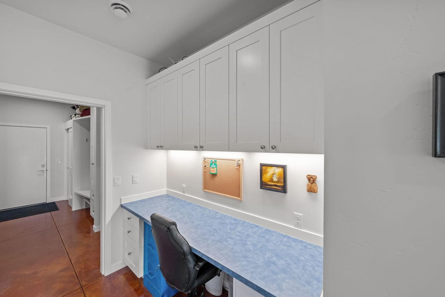 Photo of 1232 NW Albany Avenue 18 of 50