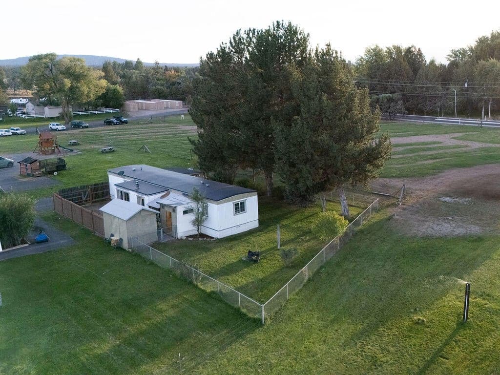 Photo of 64900 Hunnell 3 of 29