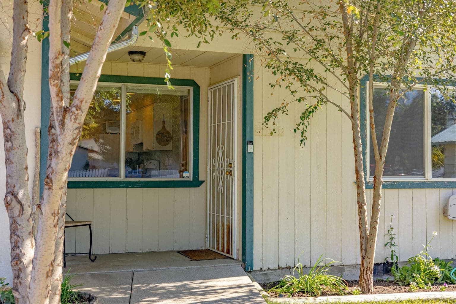 Photo of 740 NW Beaver Street 2 of 22